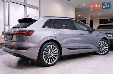 Внедорожник / Кроссовер Audi e-tron 2020 в 
