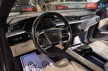 Внедорожник / Кроссовер Audi e-tron 2020 в 