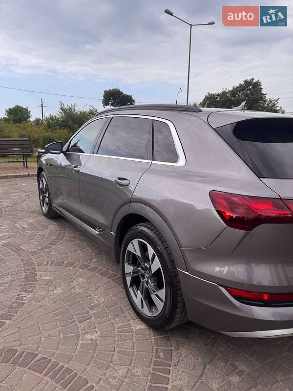 Внедорожник / Кроссовер Audi e-tron 2019 в Львове