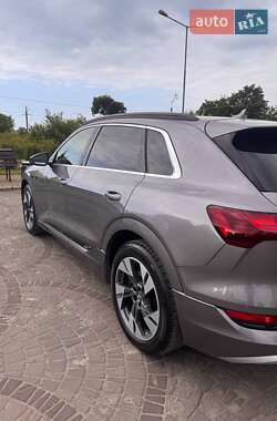 Внедорожник / Кроссовер Audi e-tron 2019 в 