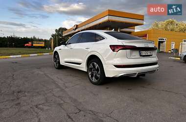 Внедорожник / Кроссовер Audi e-tron 2020 в 