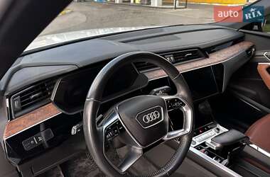 Внедорожник / Кроссовер Audi e-tron 2020 в 