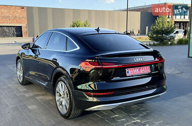 Внедорожник / Кроссовер Audi e-tron 2023 в 