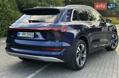 Внедорожник / Кроссовер Audi e-tron 2020 в 