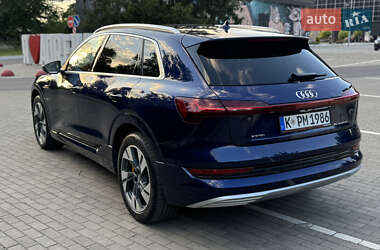 Внедорожник / Кроссовер Audi e-tron 2020 в 