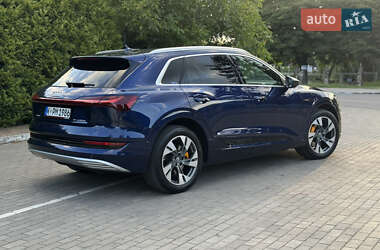 Внедорожник / Кроссовер Audi e-tron 2020 в 