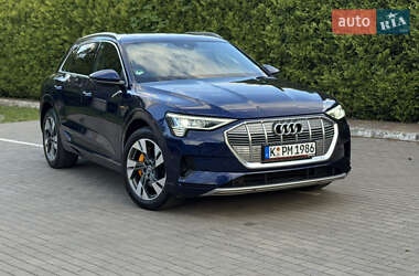 Внедорожник / Кроссовер Audi e-tron 2020 в 