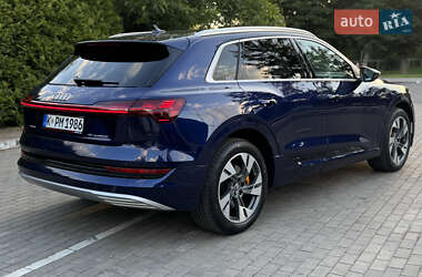 Внедорожник / Кроссовер Audi e-tron 2020 в 