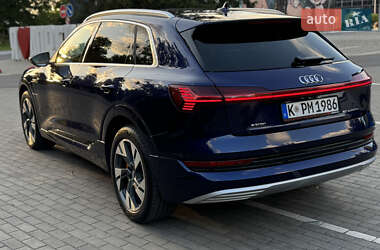 Внедорожник / Кроссовер Audi e-tron 2020 в 