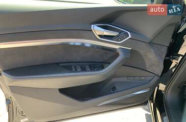 Внедорожник / Кроссовер Audi e-tron 2019 в 