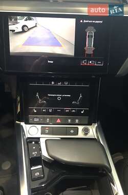 Внедорожник / Кроссовер Audi e-tron 2020 в 