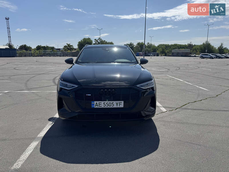 Внедорожник / Кроссовер Audi e-tron 2021 в Днепре