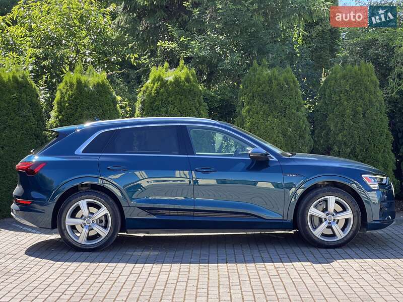 Позашляховик / Кросовер Audi e-tron 2019 в Львові