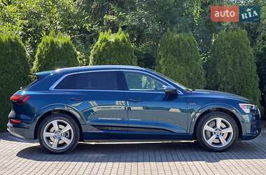 Позашляховик / Кросовер Audi e-tron 2019 в 