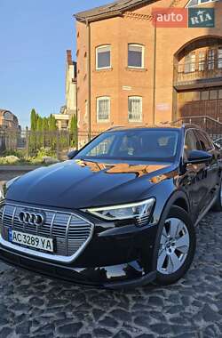 Внедорожник / Кроссовер Audi e-tron 2019 в 