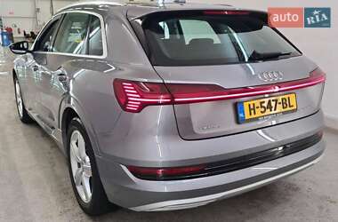 Внедорожник / Кроссовер Audi e-tron 2019 в 