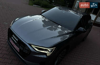 Внедорожник / Кроссовер Audi e-tron 2019 в 