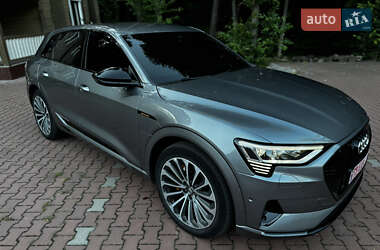 Внедорожник / Кроссовер Audi e-tron 2019 в 