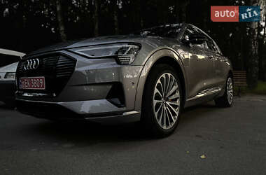 Внедорожник / Кроссовер Audi e-tron 2019 в 