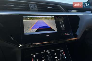 Позашляховик / Кросовер Audi e-tron 2020 в 