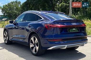 Внедорожник / Кроссовер Audi e-tron 2021 в 