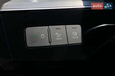 Внедорожник / Кроссовер Audi e-tron 2021 в 