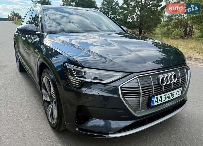 Внедорожник / Кроссовер Audi e-tron 2019 в 
