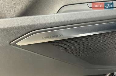 Внедорожник / Кроссовер Audi e-tron 2019 в 