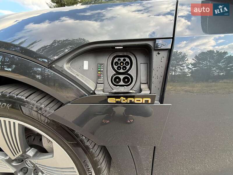 Внедорожник / Кроссовер Audi e-tron 2019 в Киеве