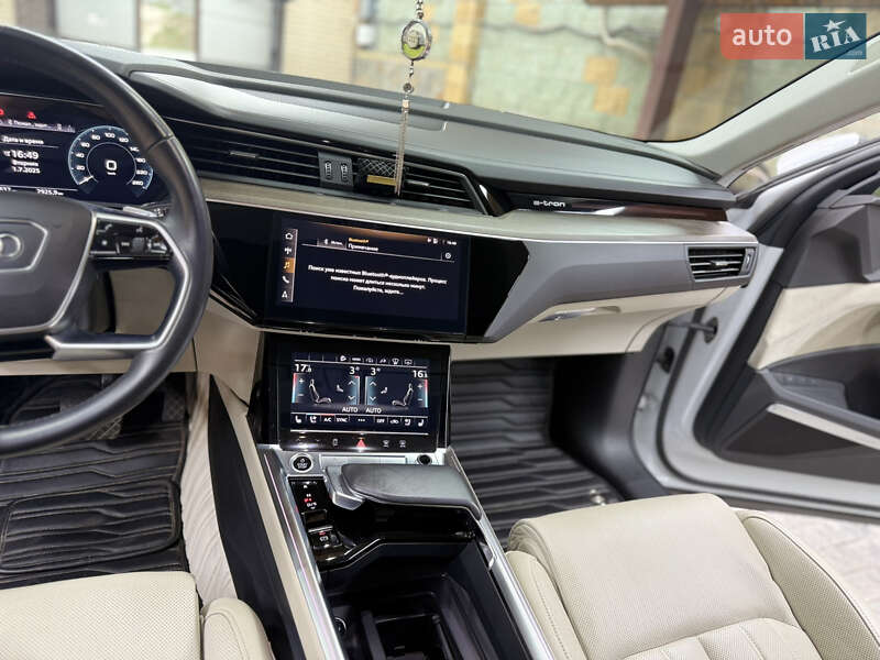 Внедорожник / Кроссовер Audi e-tron 2020 в Днепре