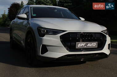 Внедорожник / Кроссовер Audi e-tron 2023 в 