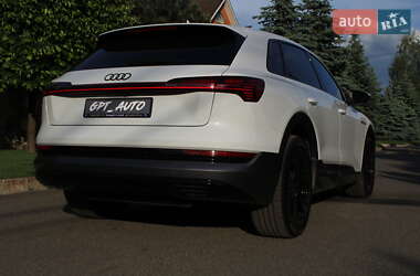 Внедорожник / Кроссовер Audi e-tron 2023 в 