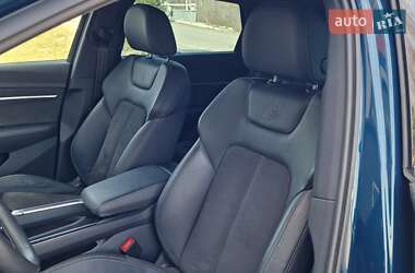 Позашляховик / Кросовер Audi e-tron 2021 в 