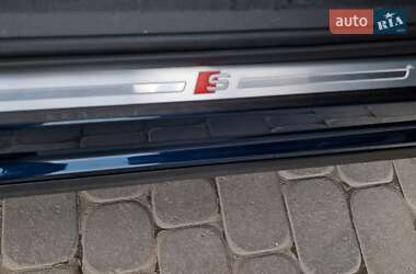 Позашляховик / Кросовер Audi e-tron 2021 в 