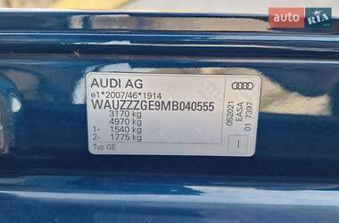 Позашляховик / Кросовер Audi e-tron 2021 в 