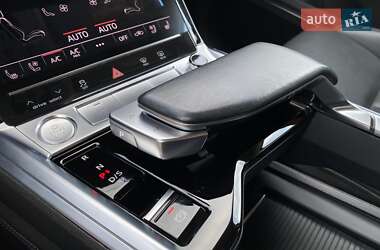 Внедорожник / Кроссовер Audi e-tron 2019 в 