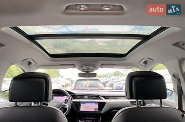 Внедорожник / Кроссовер Audi e-tron 2019 в 