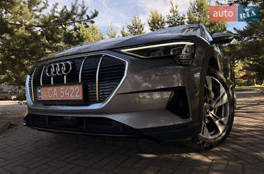 Внедорожник / Кроссовер Audi e-tron 2019 в 
