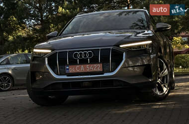Внедорожник / Кроссовер Audi e-tron 2019 в 