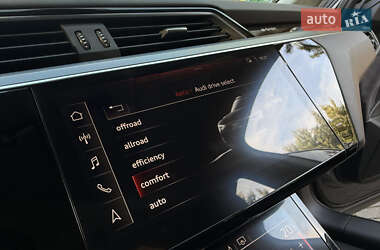 Внедорожник / Кроссовер Audi e-tron 2019 в 