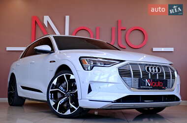 Внедорожник / Кроссовер Audi e-tron 2019 в 