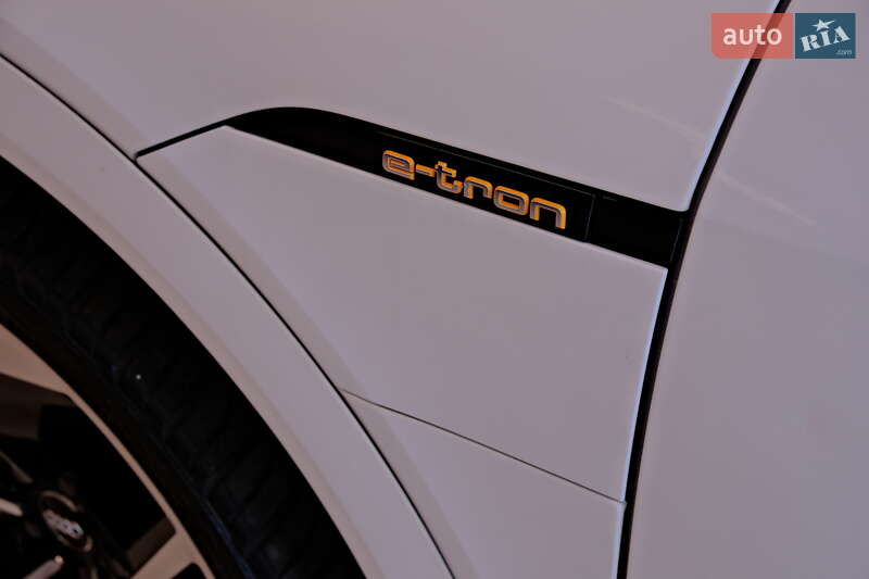Позашляховик / Кросовер Audi e-tron 2019 в Одесі