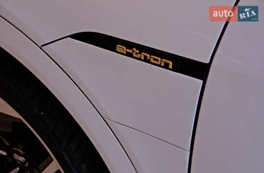 Внедорожник / Кроссовер Audi e-tron 2019 в 