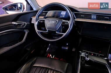 Внедорожник / Кроссовер Audi e-tron 2019 в 
