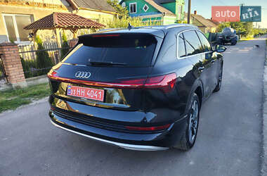 Внедорожник / Кроссовер Audi e-tron 2019 в 