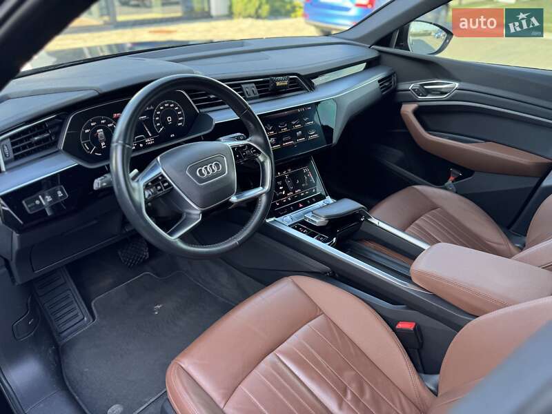 Внедорожник / Кроссовер Audi e-tron 2019 в Мукачево