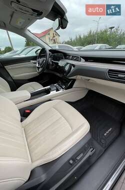 Внедорожник / Кроссовер Audi e-tron 2020 в 