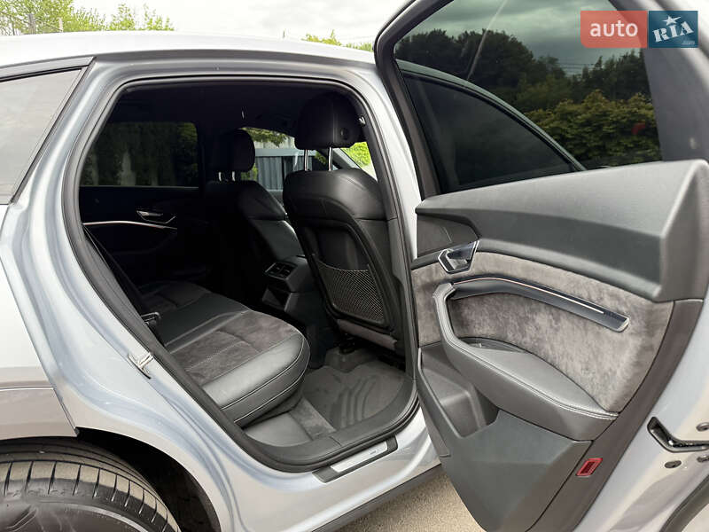 Внедорожник / Кроссовер Audi e-tron 2021 в Ровно