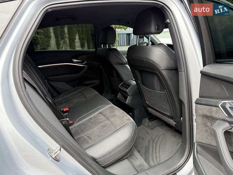 Внедорожник / Кроссовер Audi e-tron 2021 в Ровно
