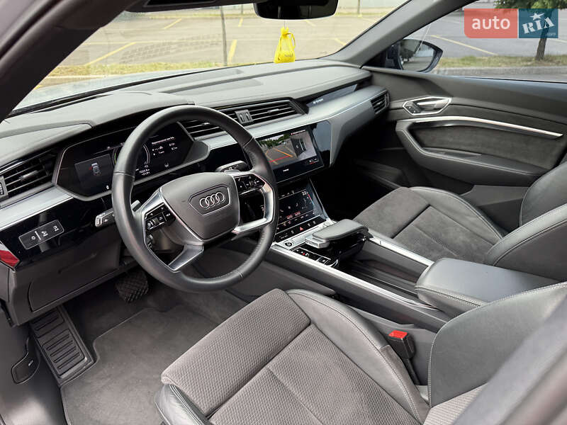 Внедорожник / Кроссовер Audi e-tron 2021 в Ровно